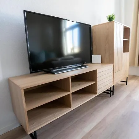 Schickes In Chemnitz-sonneberg Mit 2 Schlafzimmern Und Balkon