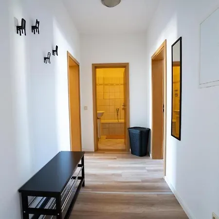 Apartment Schickes In Chemnitz-sonneberg Mit 2 Schlafzimmern Und Balkon Chemnitz