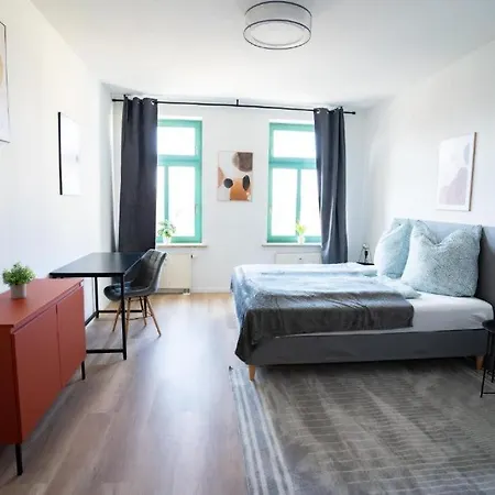 Schickes In Chemnitz-sonneberg Mit 2 Schlafzimmern Und Balkon