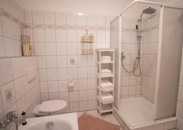 Schickes In Chemnitz-sonneberg Mit 2 Schlafzimmern Und Balkon Chemnitz (Saská Kamenice)