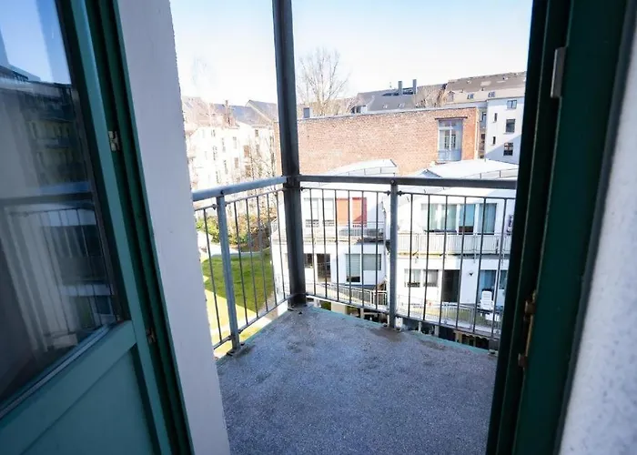 Schickes In Chemnitz-sonneberg Mit 2 Schlafzimmern Und Balkon Apartmán *