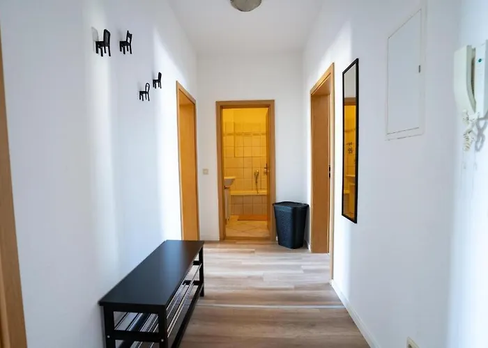Apartmán Schickes In Chemnitz-sonneberg Mit 2 Schlafzimmern Und Balkon Chemnitz (Saská Kamenice)