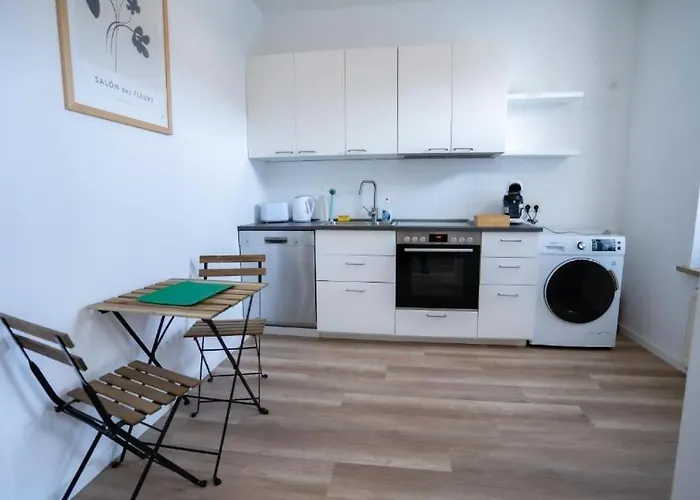 Apartmán Schickes In Chemnitz-sonneberg Mit 2 Schlafzimmern Und Balkon Chemnitz (Saská Kamenice)