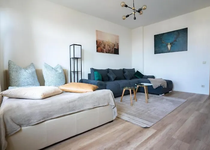 Schickes In Chemnitz-sonneberg Mit 2 Schlafzimmern Und Balkon Chemnitz (Saská Kamenice)