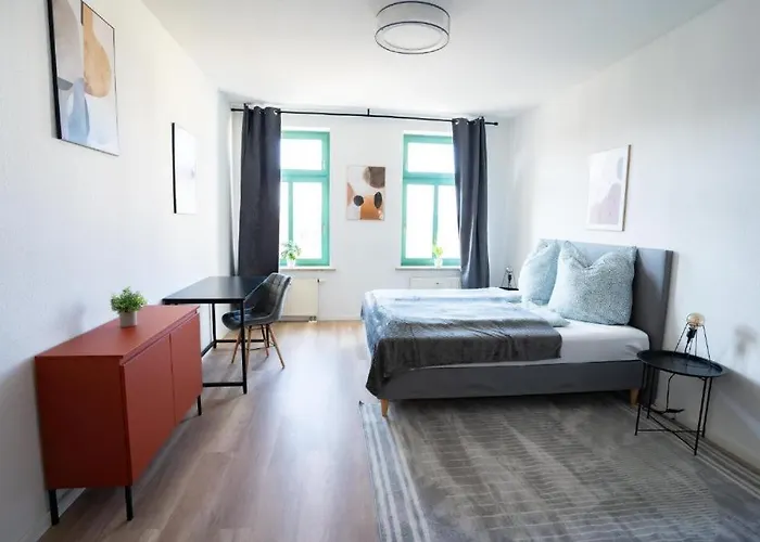 Schickes In Chemnitz-sonneberg Mit 2 Schlafzimmern Und Balkon